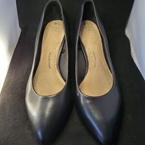 Time and Tru Black Pumps SZ 9.5
